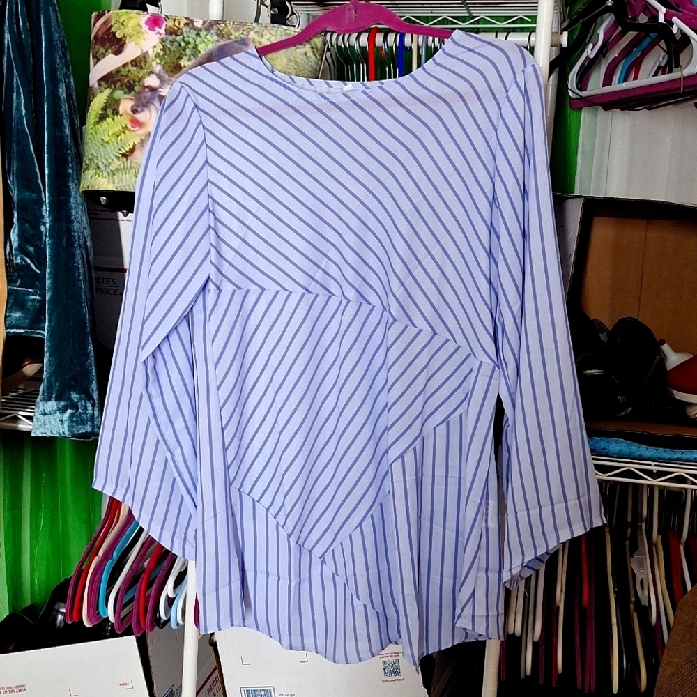 PURPLE STRIPED BLOUSE SIZE MEDIUM BOUTIQUE TOP